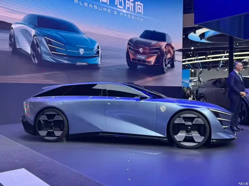 Peugeot 6 and 8 Concepts at Beijing Auto Show
