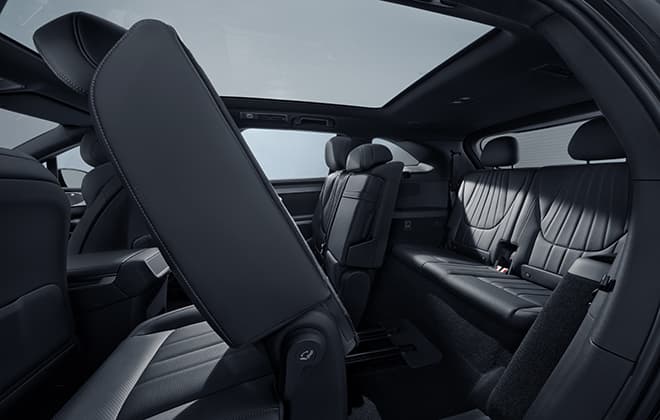 BYD Sealion 8 Interior Seating